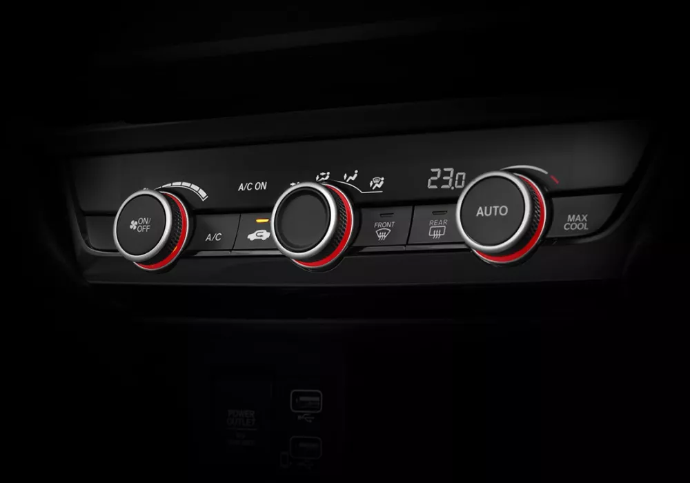 Auto A/C with Red Illumination