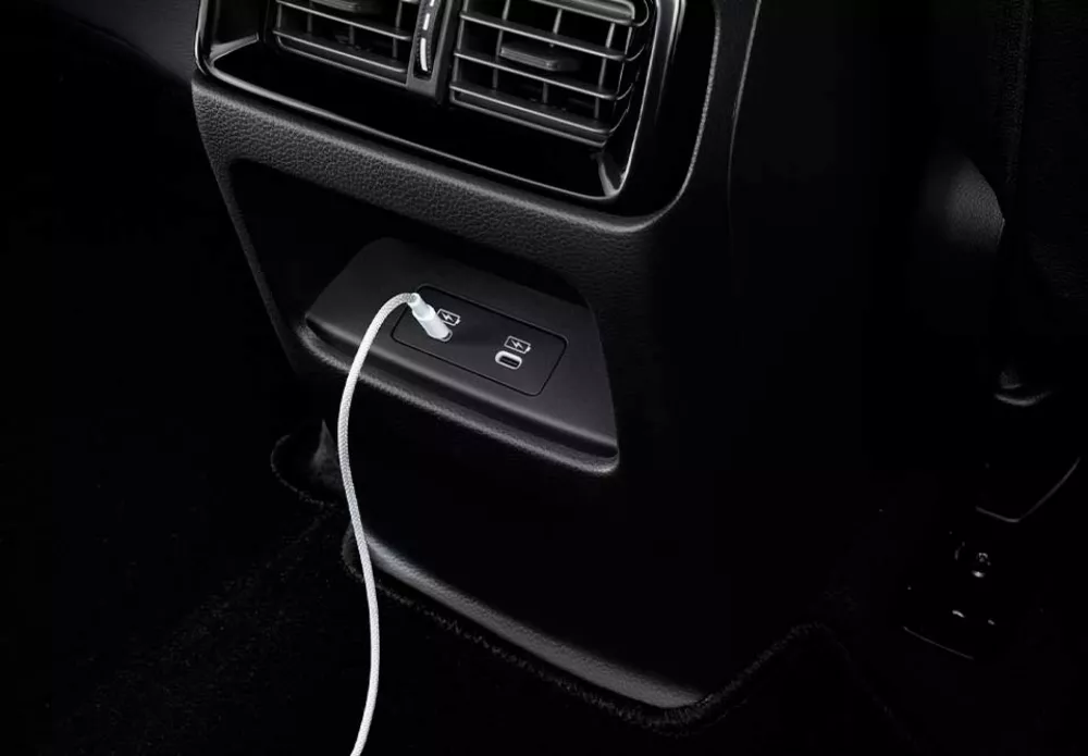 2nd Row USB C
