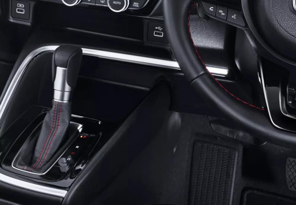 Leather-Wrapped Steering Wheel & Shift Knob