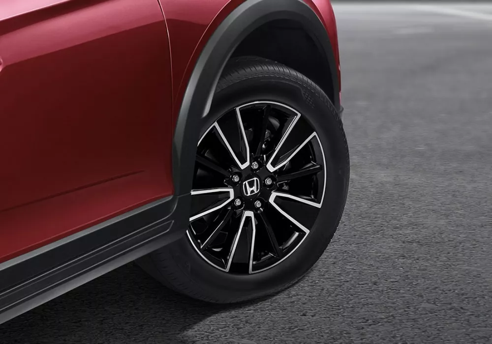 17" Two-Tone Alloy Wheel