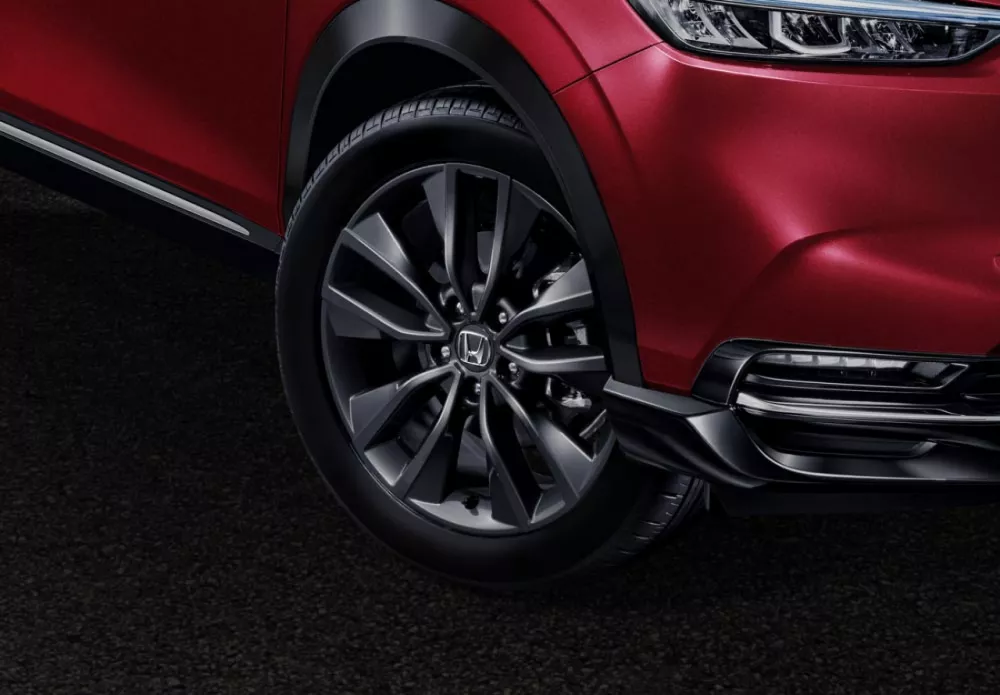 18" Sporty Alloy Wheel