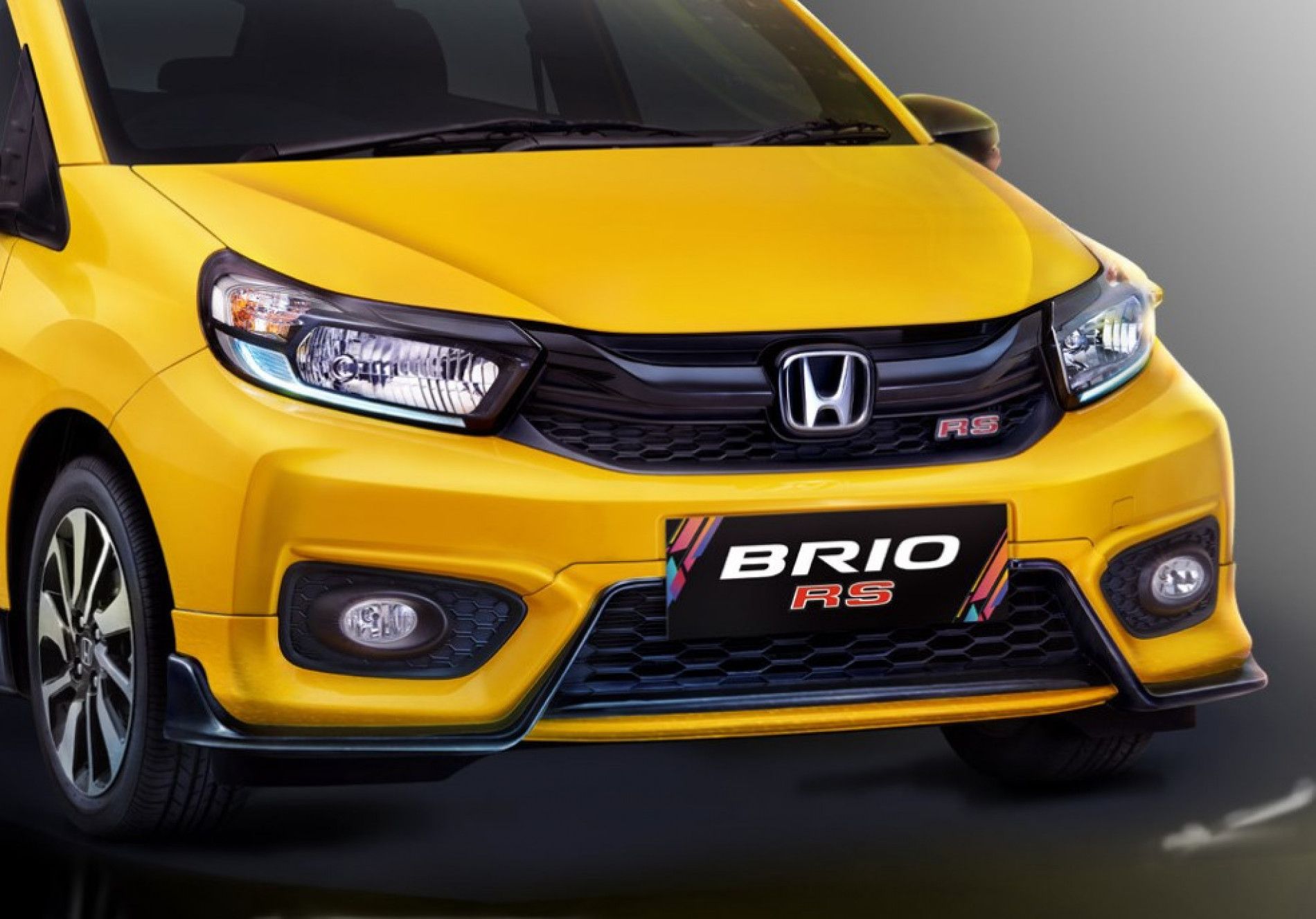 Tampil Lebih Sporty, Ini Bedanya Varian Brio Urbanite dengan Brio RS!